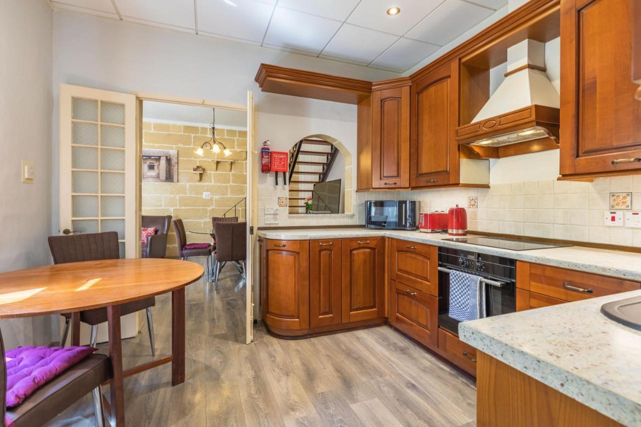 Charming Duplex Apartment In The Centre Of Слима Экстерьер фото
